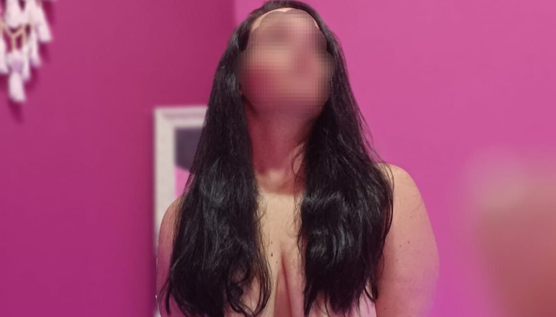 Týnka: věk 29 let výška 160 cm váha 67 kg vlasy hnědé oči: hnědé prsa č. 4